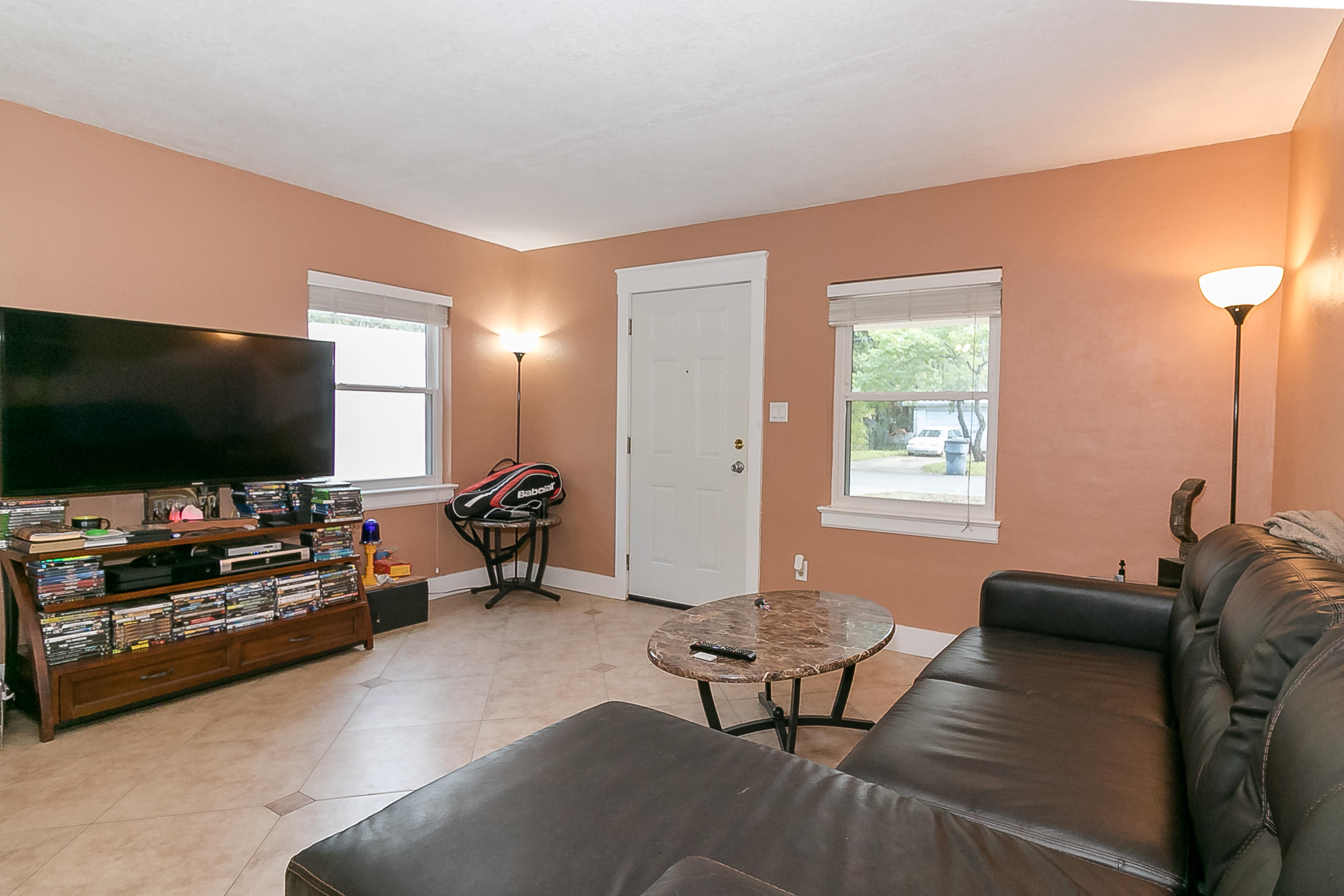 10 Choctawhatchee Road Northeast Fort Walton Beach, FL 32548 - Photo 3 of 19 Living Room