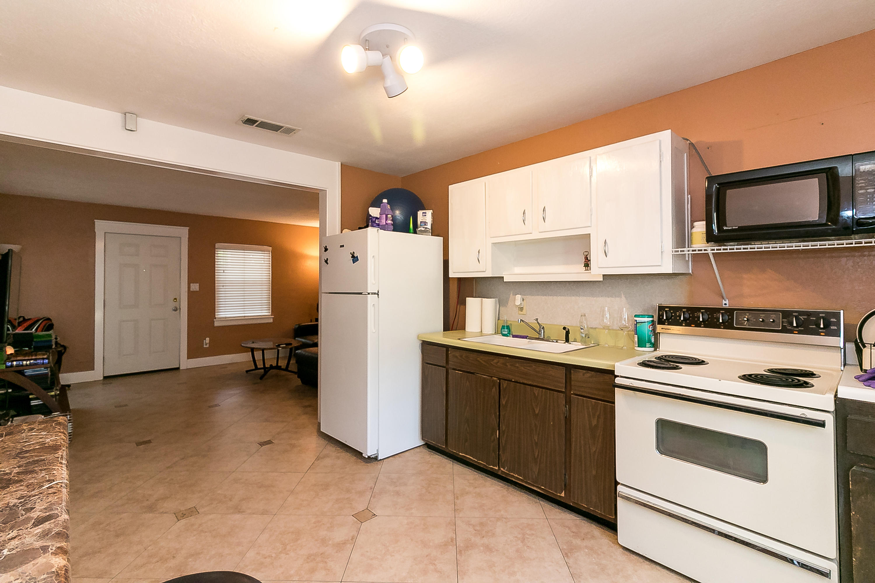 10 Choctawhatchee Road Northeast Fort Walton Beach, FL 32548 - Photo 6 of 19 Kitchen