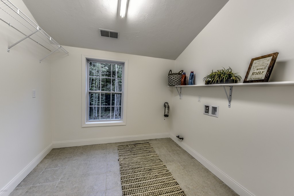 47 Parker Road Shirley, MA 01464 - Photo 23 of 30