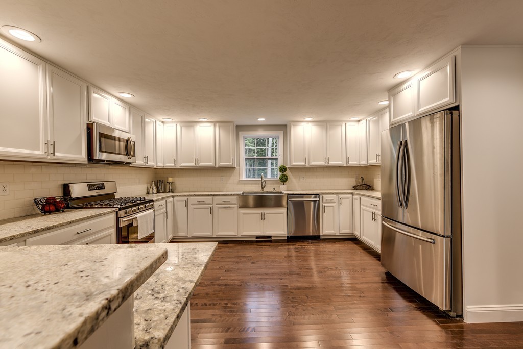 47 Parker Road Shirley, MA 01464 - Photo 4 of 30