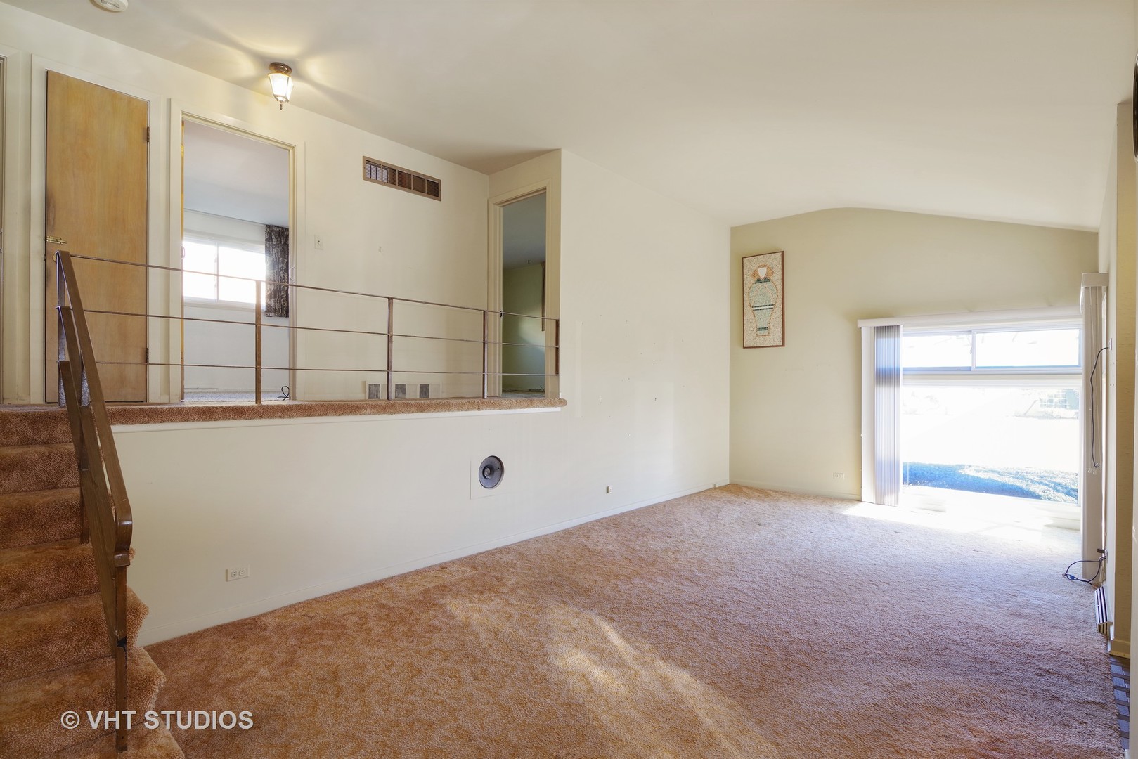 1034 Longaker Road Northbrook, IL 60062 - Photo 2 of 10 a view of an empty room with a window
