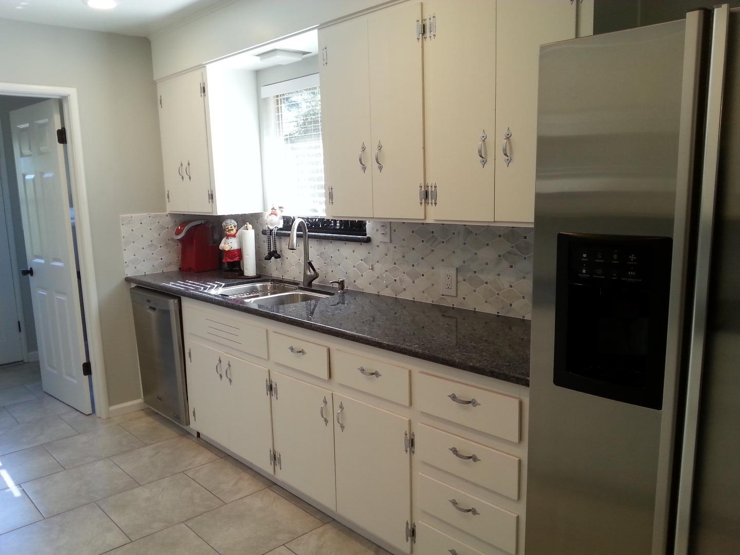 665 Paradise Road, Unit B Salinas, CA 93907 - Photo 5 of 15 Gallery Image 5