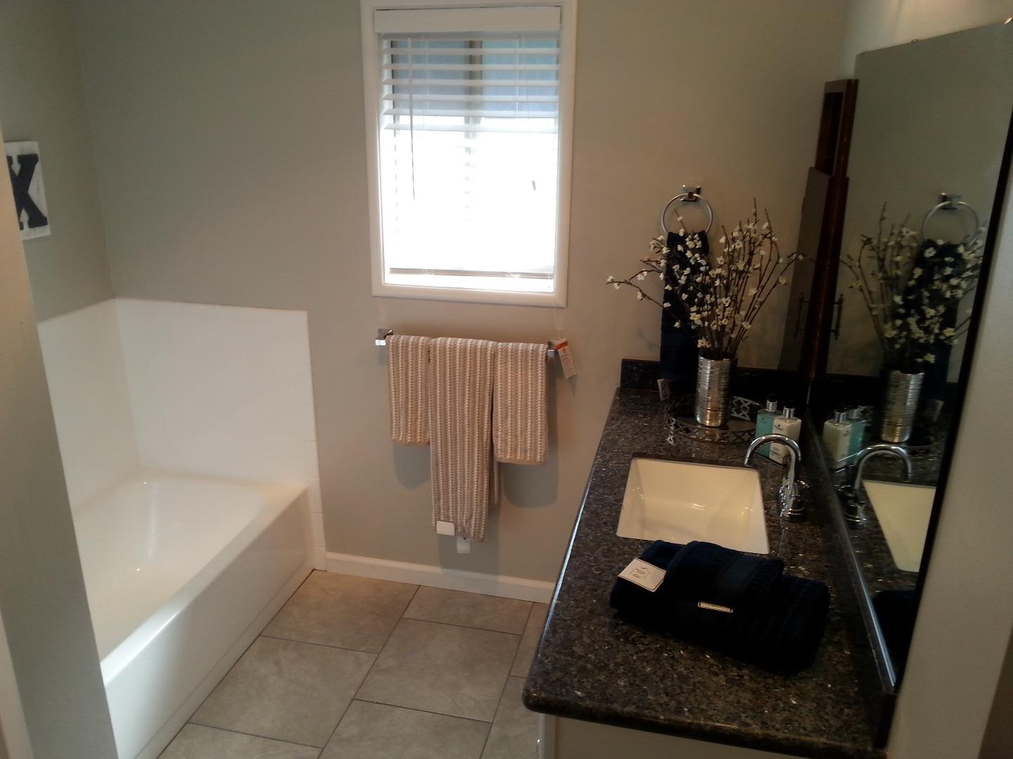 665 Paradise Road, Unit B Salinas, CA 93907 - Photo 6 of 15 Gallery Image 6