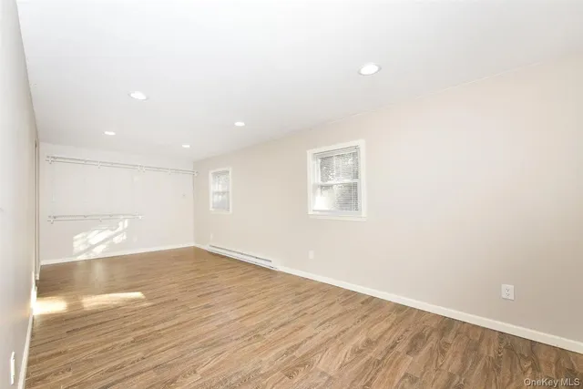 $895,000 | 3 Berry Hill Lane, Bethpage, NY 11714