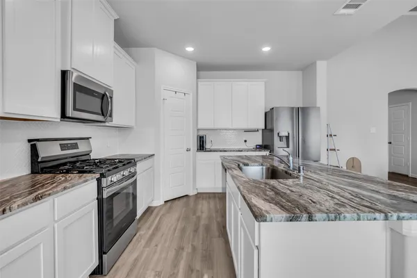 $2,400 | 27108 Kestrel Trail, Magnolia, TX 77354