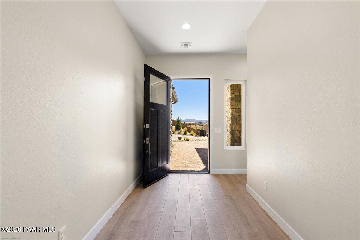 5243 Dells Point Road Prescott, AZ 86301 - Photo 3 of 40 Foyer - 5243 Dells Point Rd