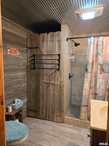 $195,000 | 766 East County Road 2110, Nauvoo, IL 62354