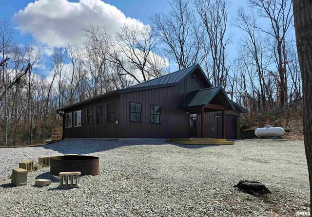 $195,000 | 766 East County Road 2110, Nauvoo, IL 62354