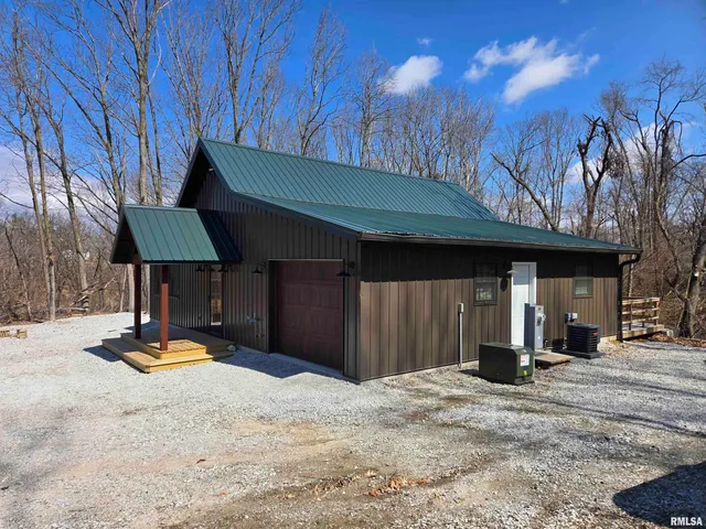 $195,000 | 766 East County Road 2110, Nauvoo, IL 62354