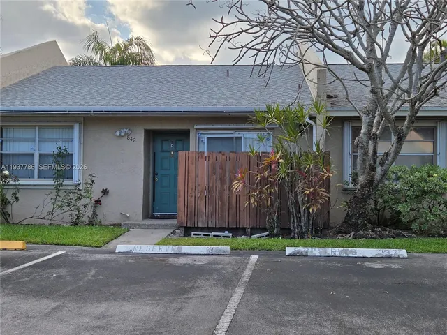 $2,150 | 842 Banks Road, Coconut Creek, FL 33063