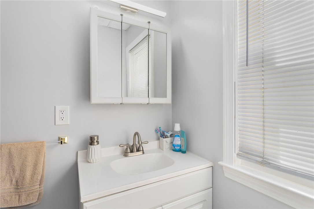 43 Tweed Street Pawtucket, RI 02861 - Photo 20 of 43