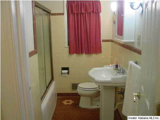505 26th Avenue Northwest Birmingham, AL 35215 - Photo 3 of 10