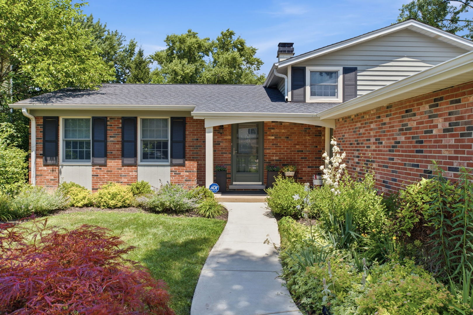 460 Trinity Court Buffalo Grove, IL 60089 - Photo 2 of 27
