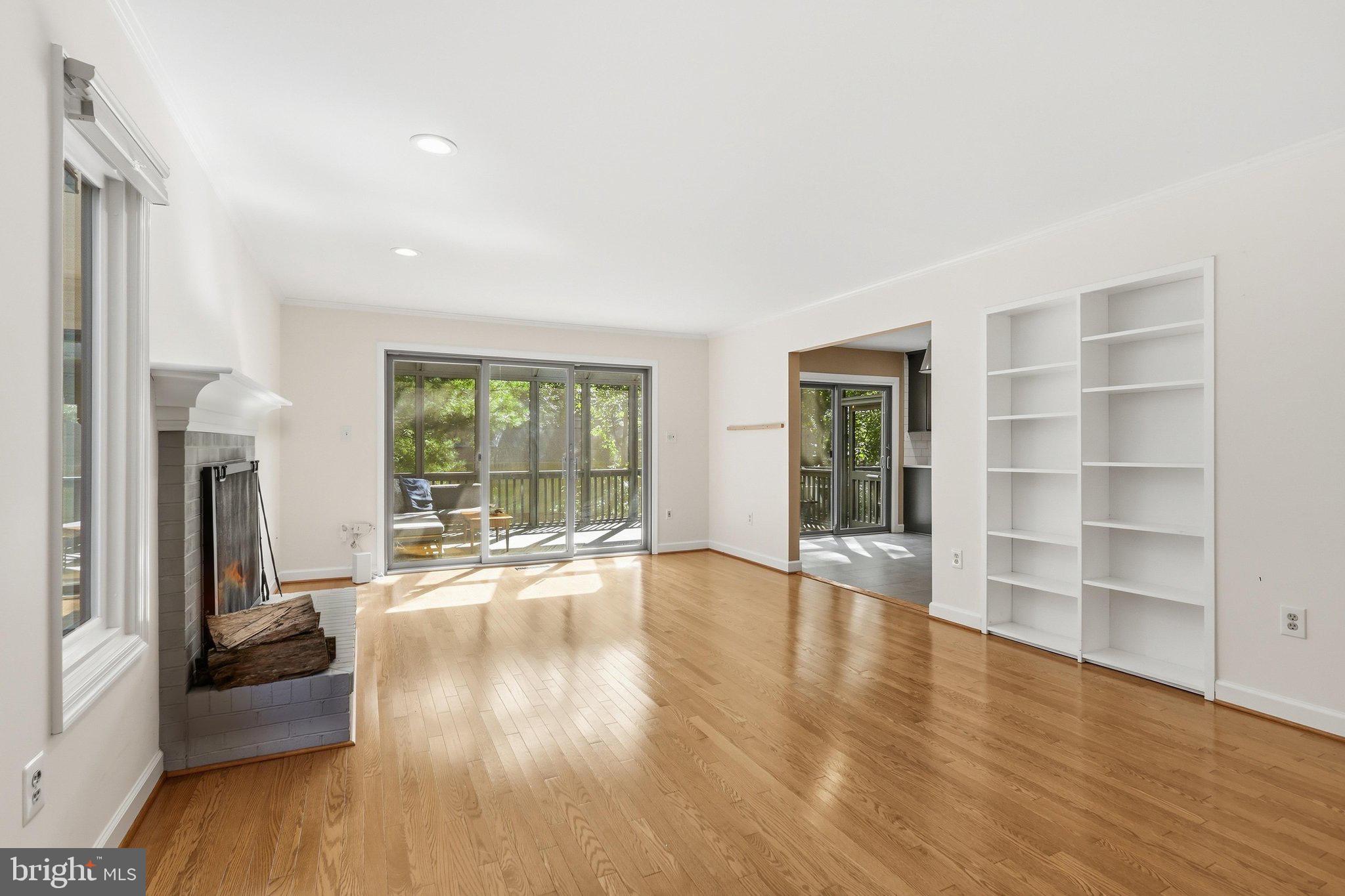 2025 Mock Orange Court Reston, VA 20191 - Photo 17 of 51 Family Room