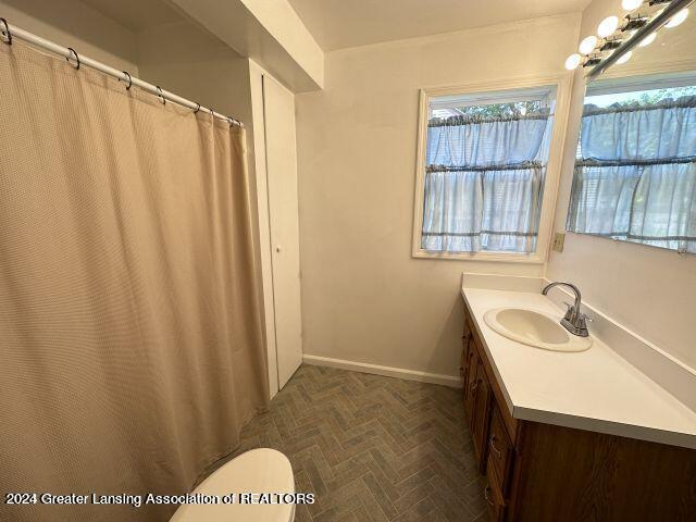 2195 North Aurelius Road Holt, MI 48842 - Photo 7 of 28 20230615000952566588000000-o