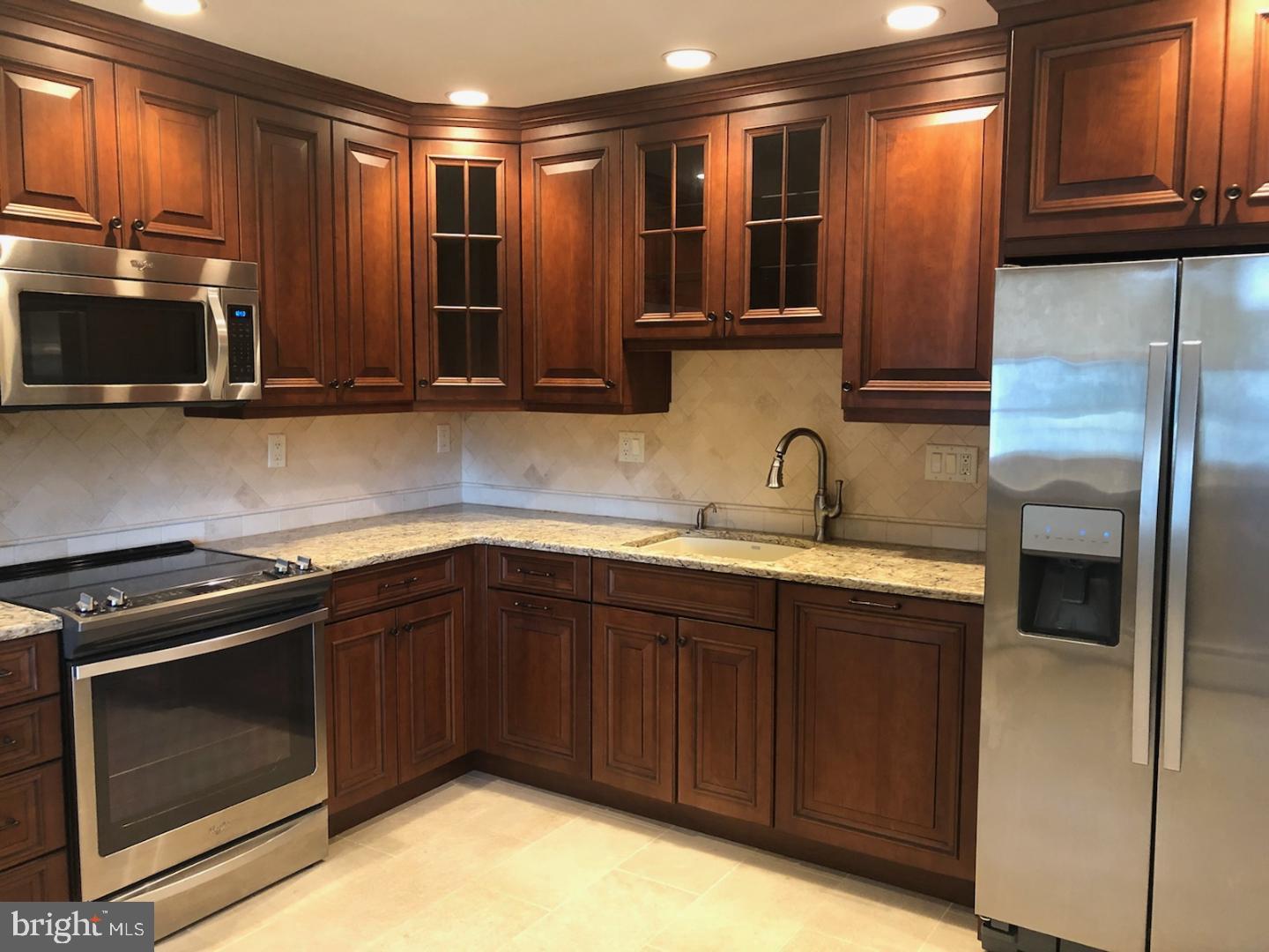 539 Lowell Road Warminster, PA 18974 - Photo 2 of 20 Kitchen