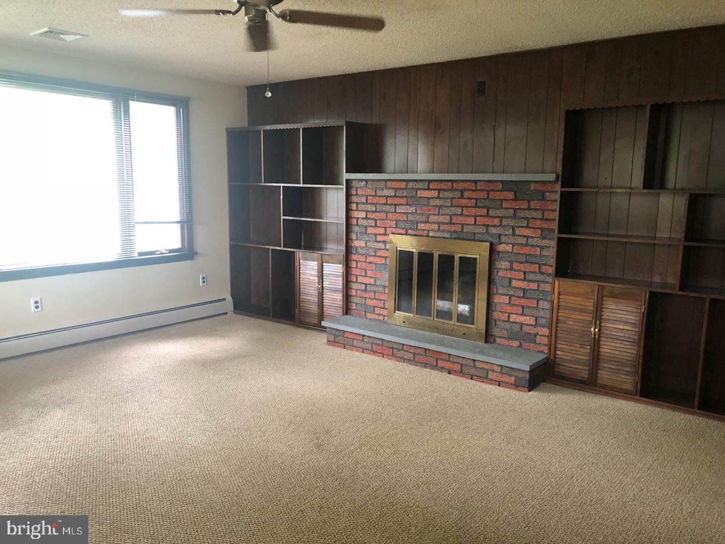 539 Lowell Road Warminster, PA 18974 - Photo 16 of 20 Family Room