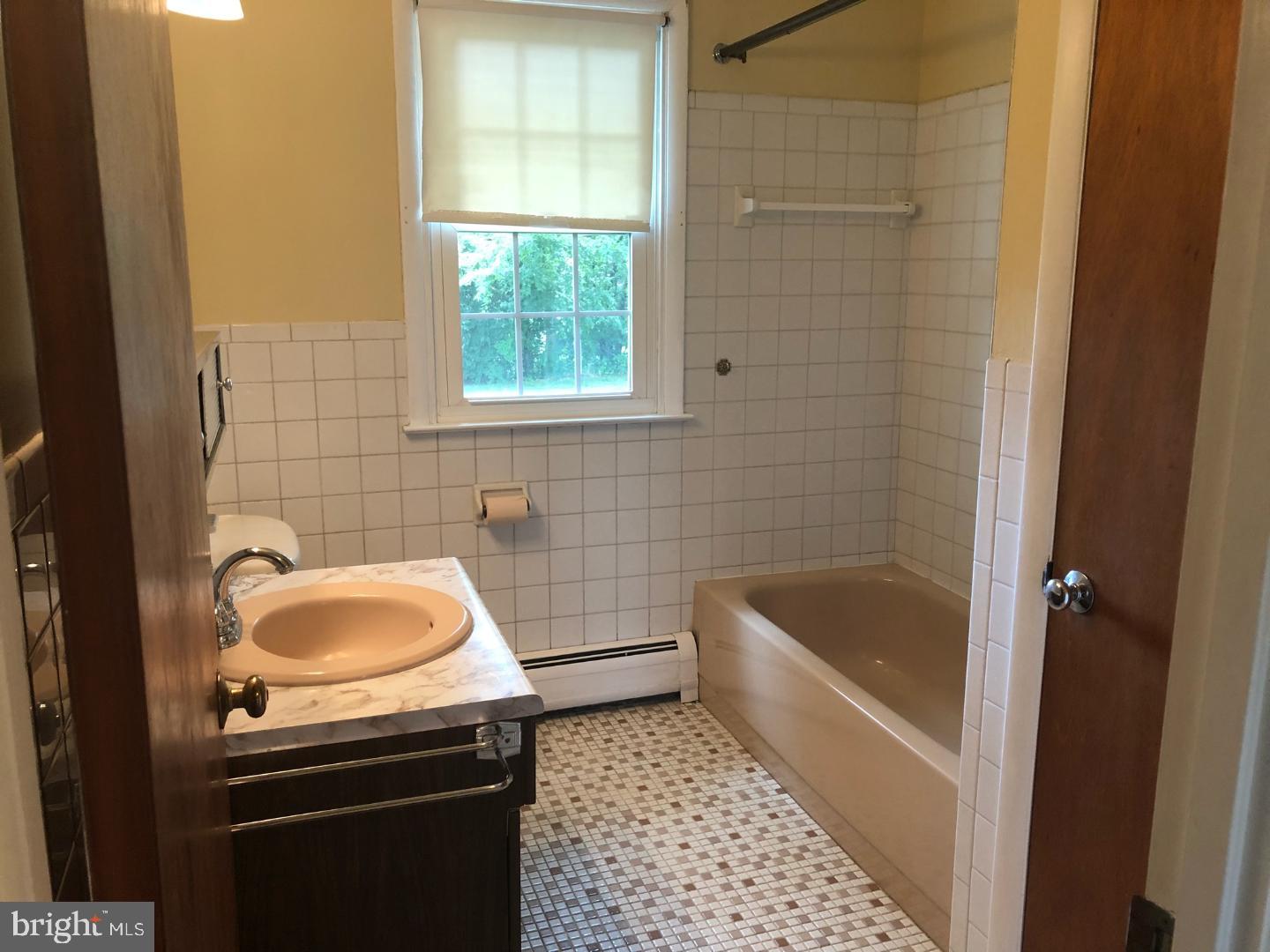 539 Lowell Road Warminster, PA 18974 - Photo 17 of 20 Bathroom