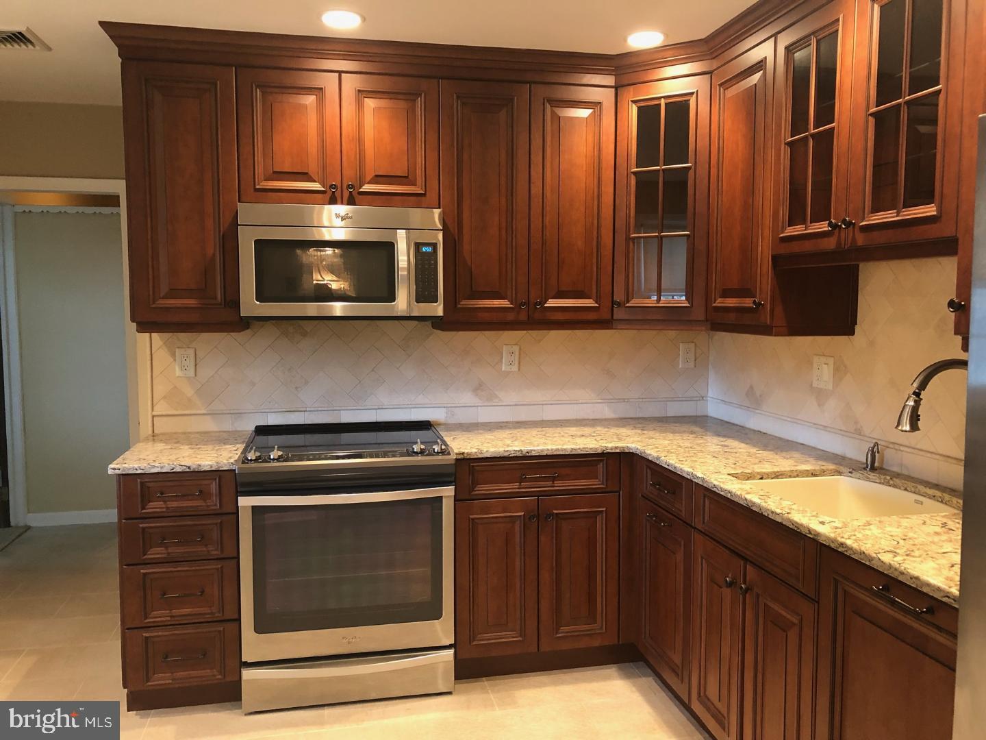 539 Lowell Road Warminster, PA 18974 - Photo 3 of 20 Kitchen