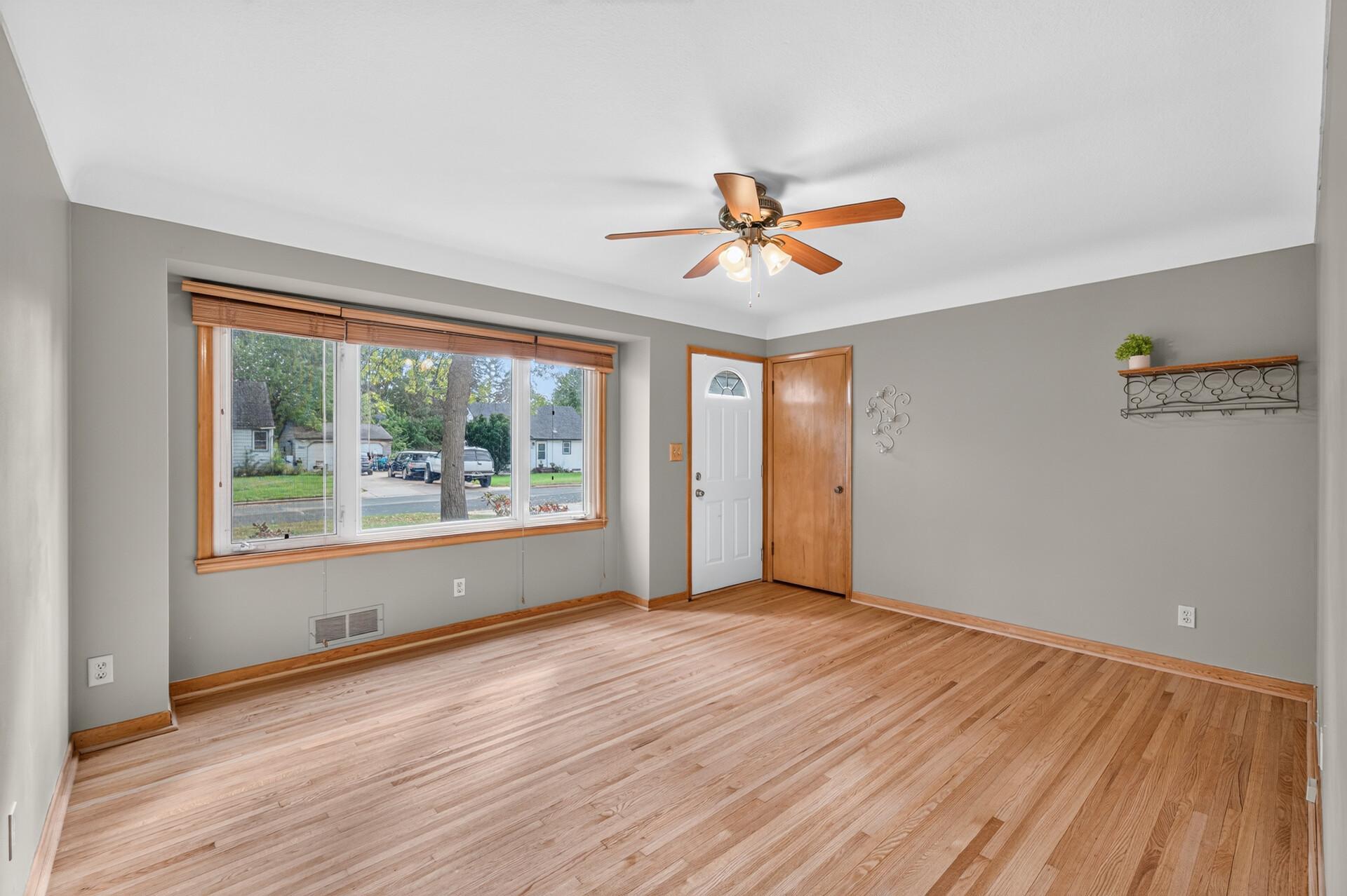 2431 Ridge Lane Mounds View, MN 55112 - Photo 3 of 26 Gallery Image 3