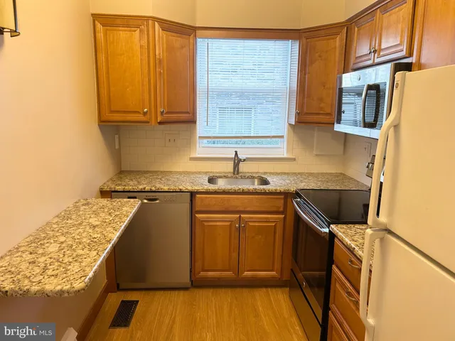 $1,800 | 1223 Drexel Avenue, Unit A, Drexel Hill, PA 19026