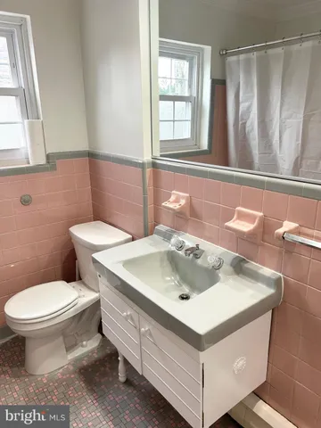 $1,800 | 1223 Drexel Avenue, Unit A, Drexel Hill, PA 19026