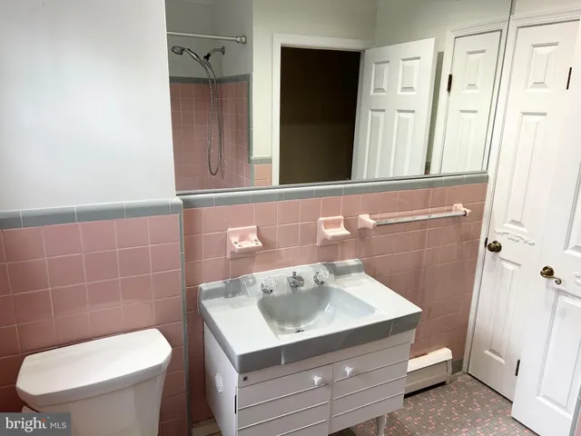 $1,800 | 1223 Drexel Avenue, Unit A, Drexel Hill, PA 19026
