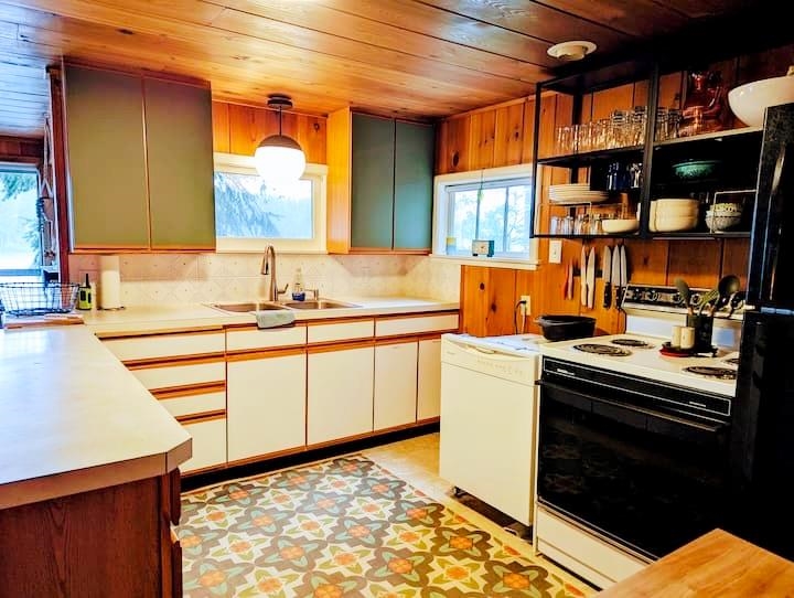 351 Eastshore Road Newport, WA 99156 - Photo 4 of 18