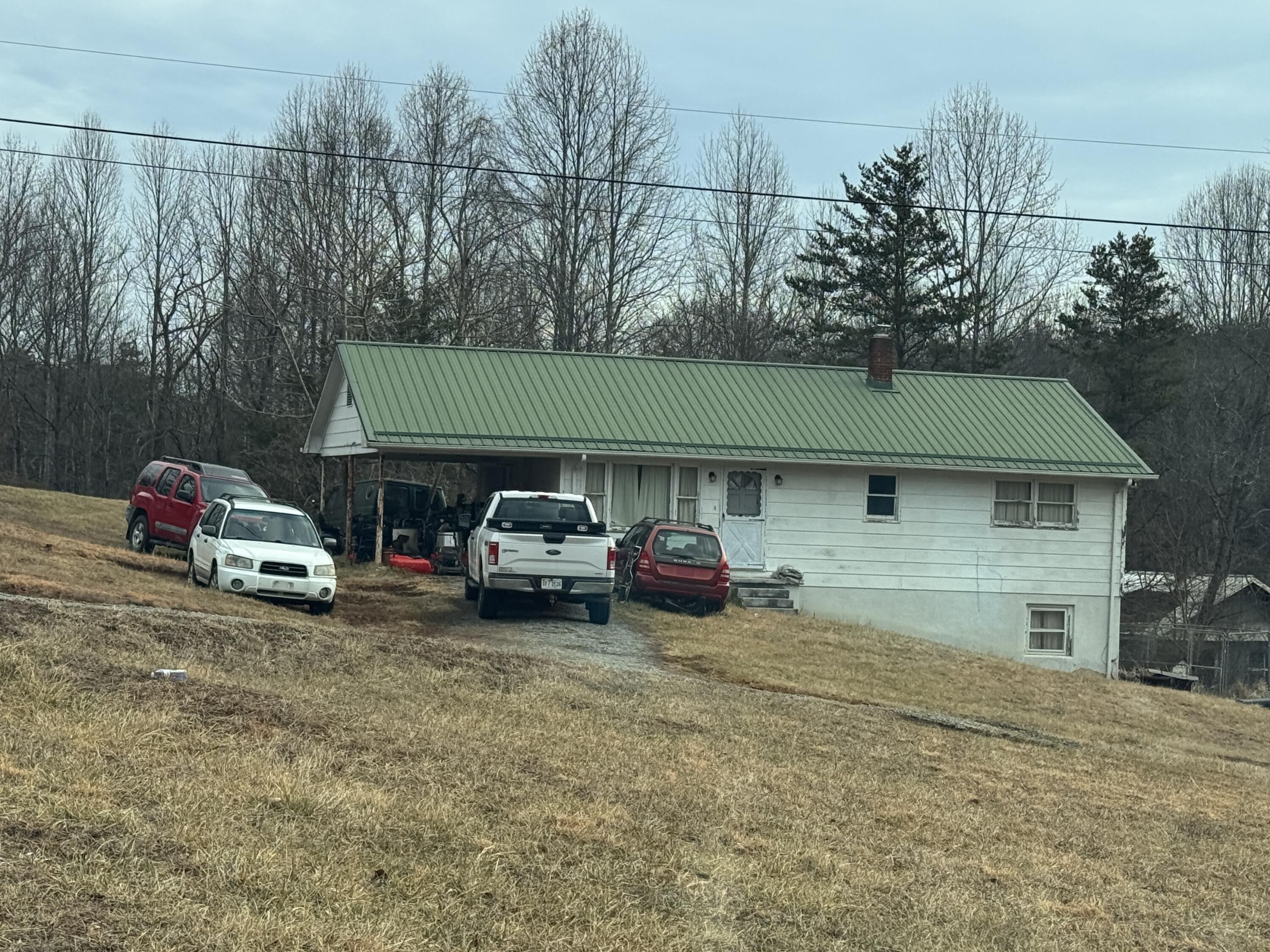 9430 Jeters Chapel Road Vinton, VA 24179 - Photo 1 of 3 IMG_9218