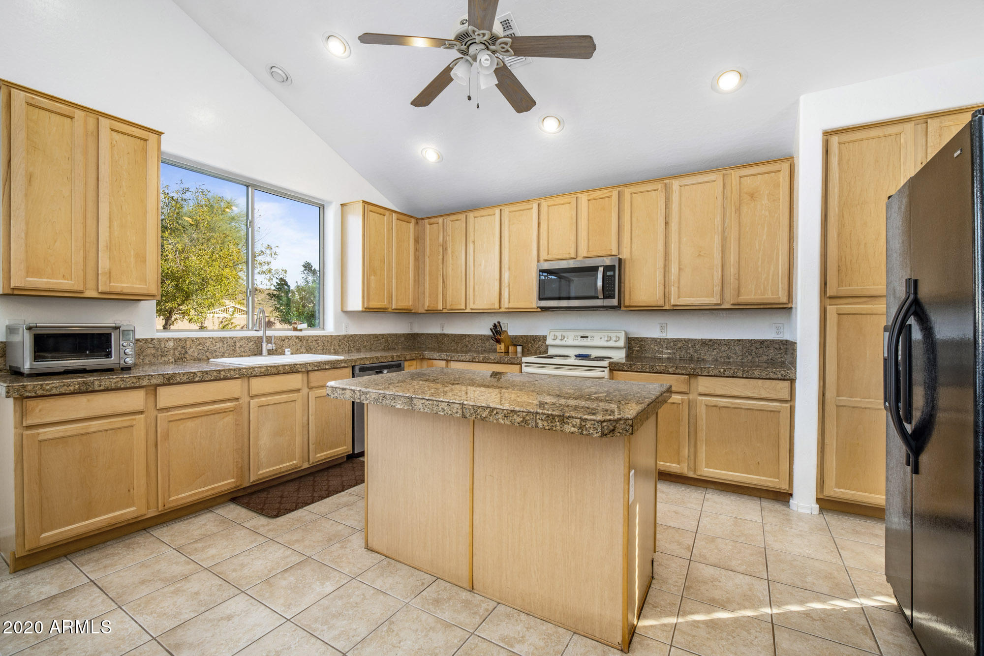 6938 West Rowel Road Peoria, AZ 85383 - Photo 7 of 38 Kitchen