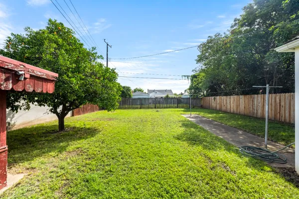 $325,000 | 5979 Vista Avenue, Sacramento, CA 95824