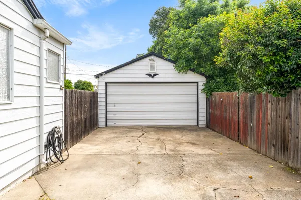 $325,000 | 5979 Vista Avenue, Sacramento, CA 95824