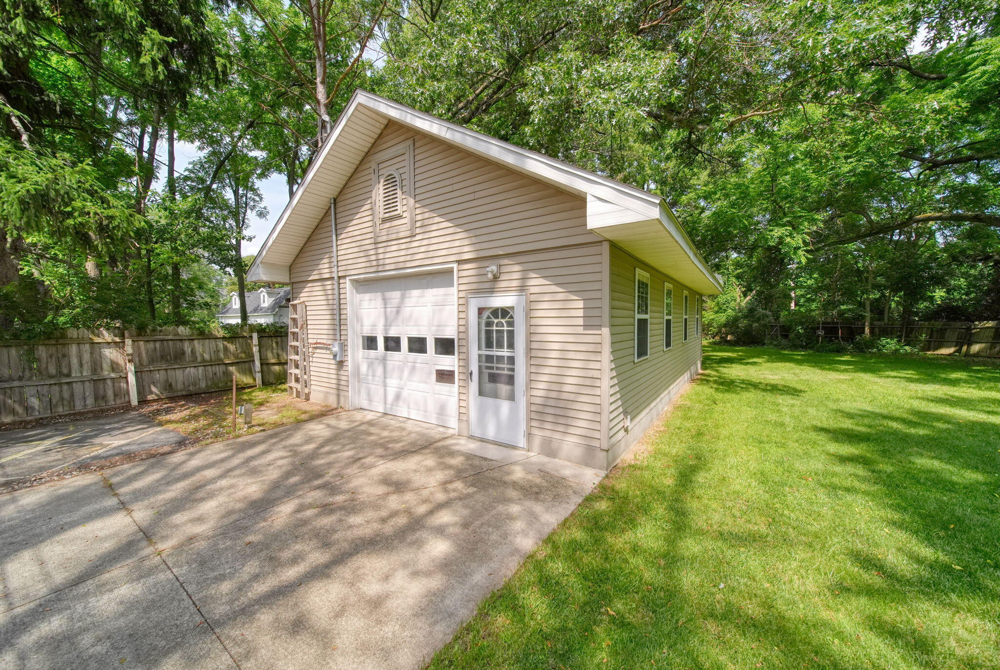 743 Briarcliff Road Jackson, MI 49203 - Photo 52 of 68 53