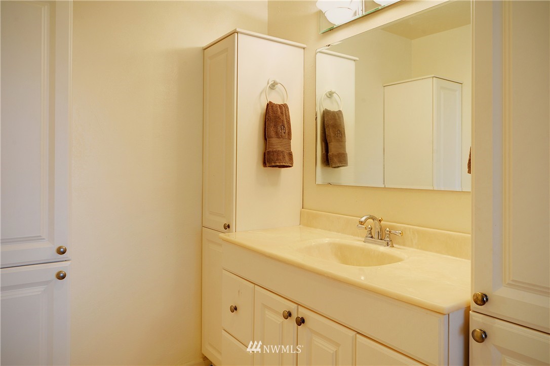 814 North 30th Street Renton, WA 98056 - Photo 11 of 15