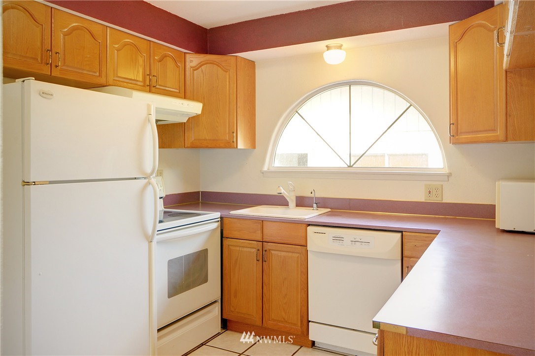 814 North 30th Street Renton, WA 98056 - Photo 4 of 15