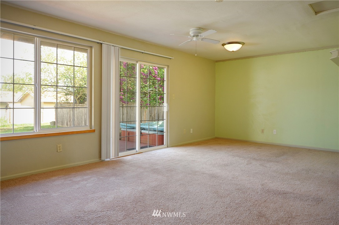 814 North 30th Street Renton, WA 98056 - Photo 6 of 15