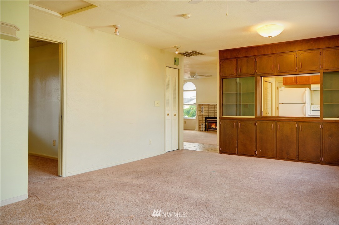 814 North 30th Street Renton, WA 98056 - Photo 7 of 15