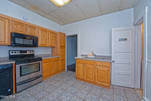 $218,900 | 46 Clifton Street, Waterford, NY 12188