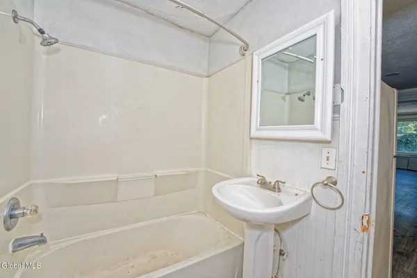$218,900 | 46 Clifton Street, Waterford, NY 12188