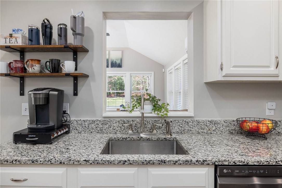 644 Shannock Road South Kingstown, RI 02879 - Photo 16 of 39 Gallery Image 16