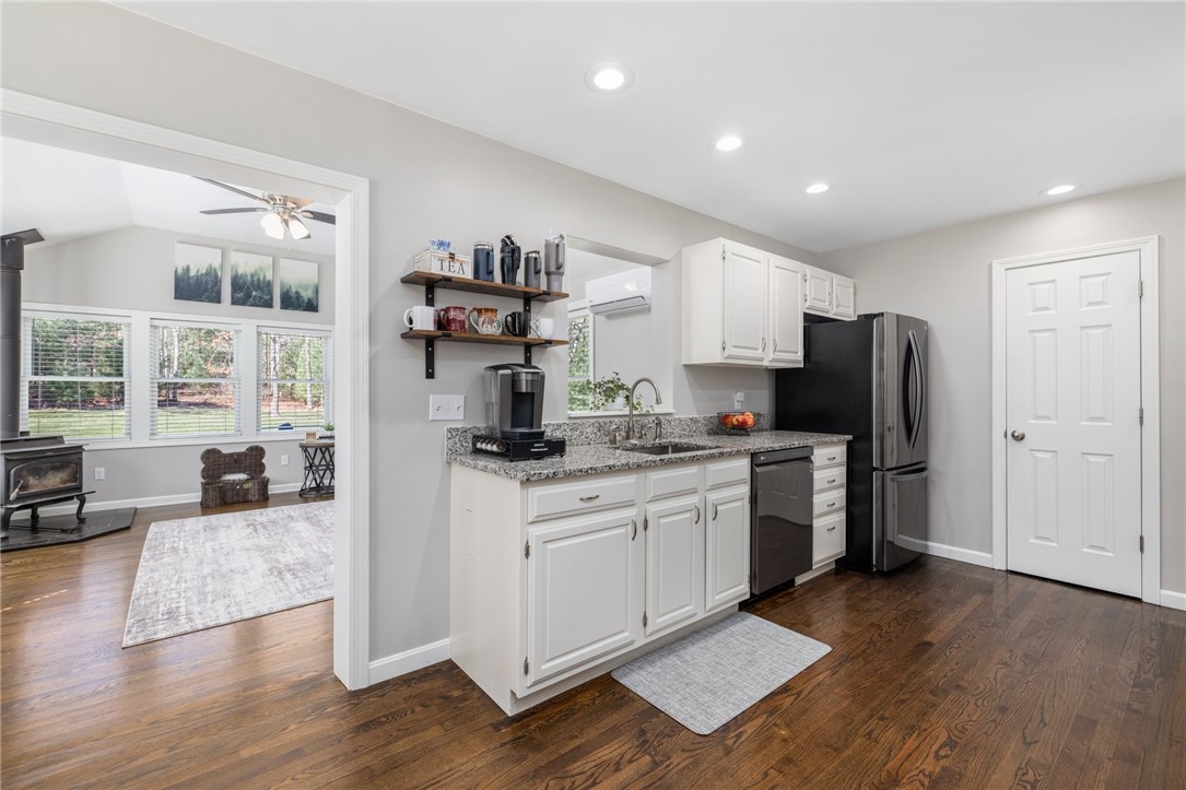 644 Shannock Road South Kingstown, RI 02879 - Photo 19 of 39 Gallery Image 19