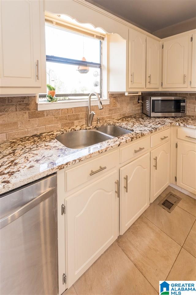 101 Hickory Street Alabaster, AL 35114 - Photo 13 of 35