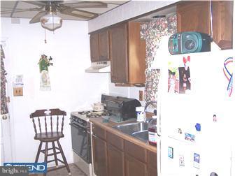470 Buttonwood Avenue Maple Shade, NJ 08052 - Photo 3 of 10 Kitchen