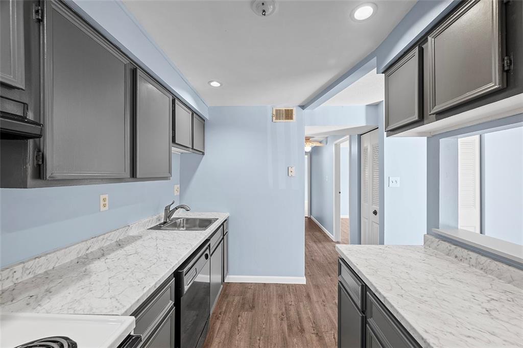 505 Hunters Path Road, Unit 34 Bridgeville, PA 15017 - Photo 9 of 20 Gallery Image 9