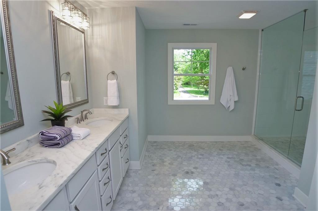 6436 Dover Road Indianapolis, IN 46220 - Photo 12 of 24 Gallery Image 12