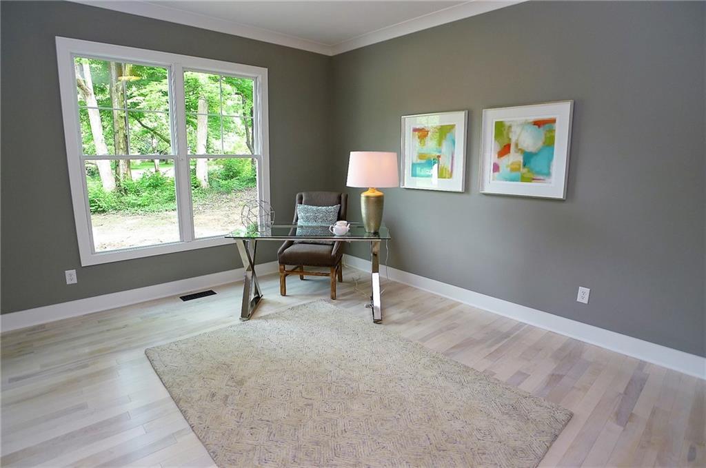 6436 Dover Road Indianapolis, IN 46220 - Photo 4 of 24 Gallery Image 4