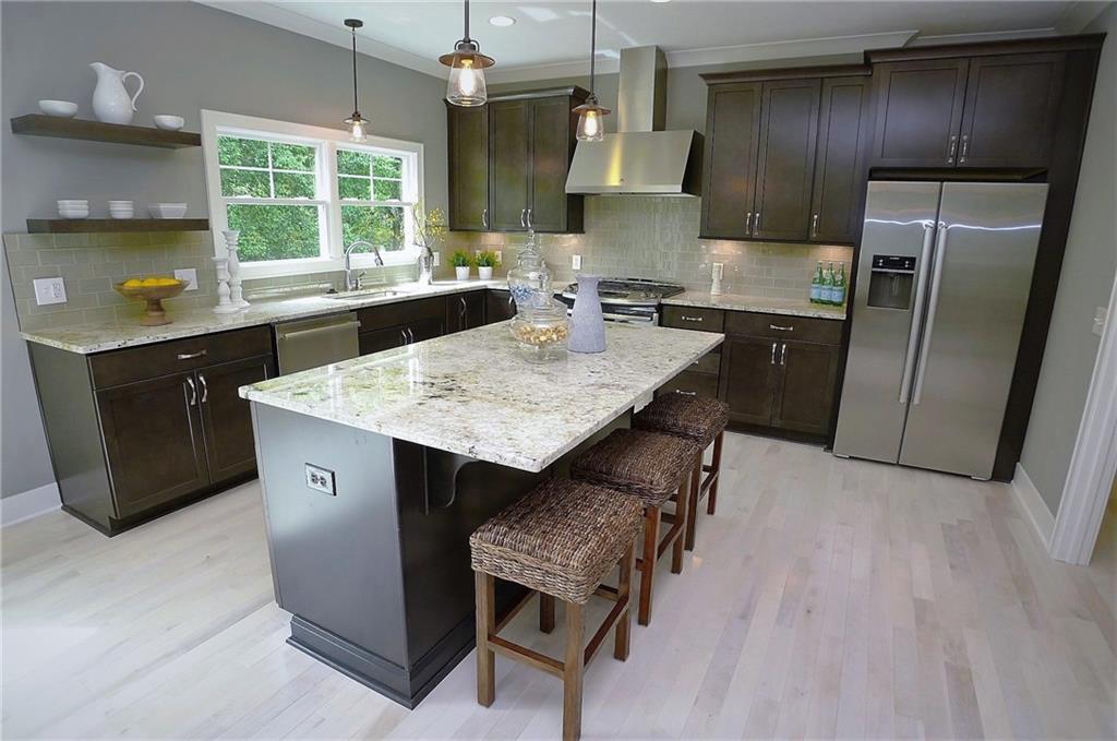6436 Dover Road Indianapolis, IN 46220 - Photo 6 of 24 Gallery Image 6