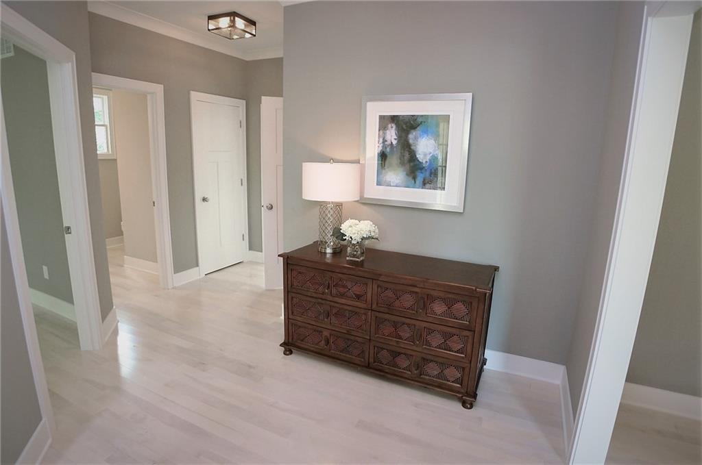 6436 Dover Road Indianapolis, IN 46220 - Photo 8 of 24 Gallery Image 8