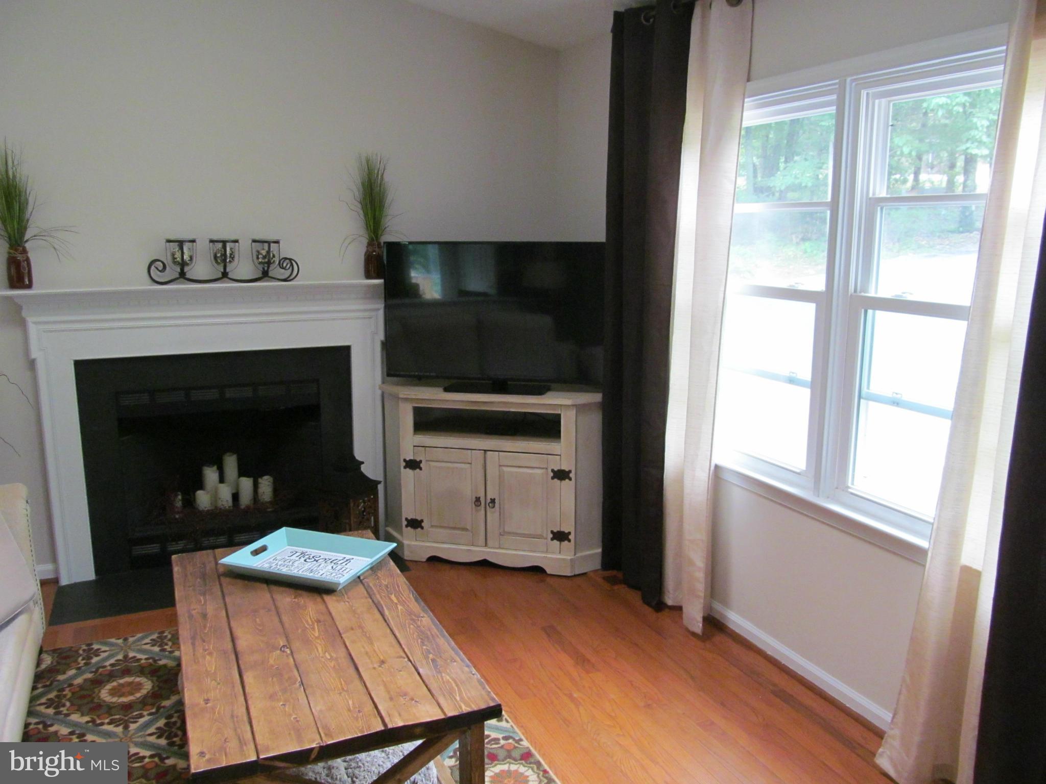 18351 Monitor Road Culpeper, VA 22701 - Photo 6 of 30 Living Room