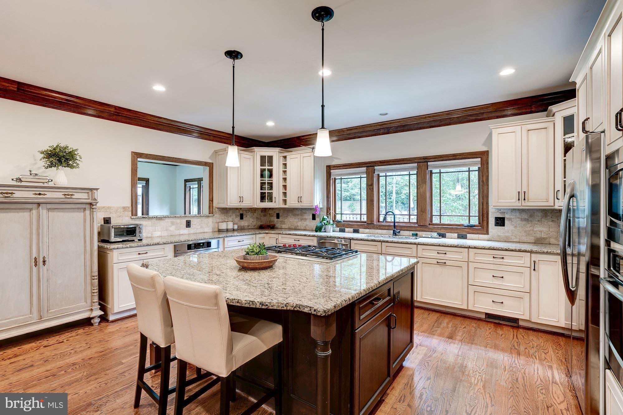 1020 Aponi Road Southeast Vienna, VA 22180 - Photo 15 of 64 kitchen